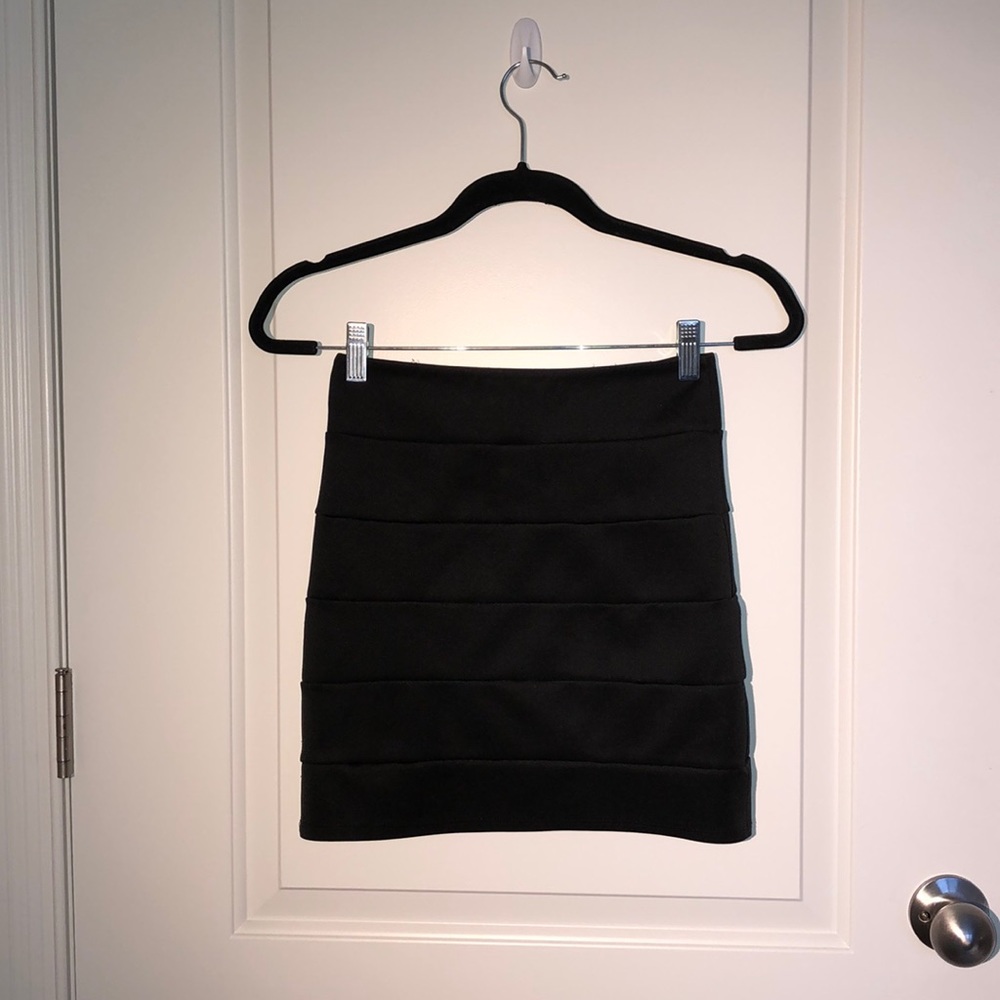 tight black pencil skirt